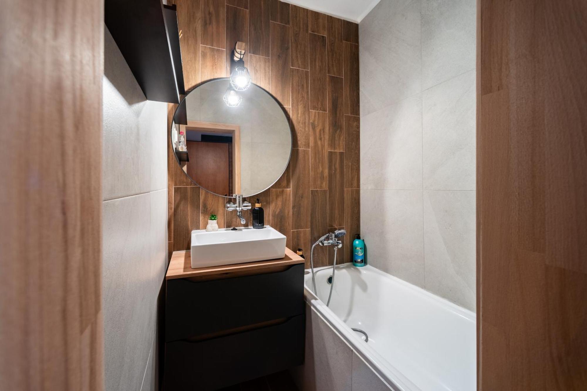 Barbyb - With Free Parking Apartament *